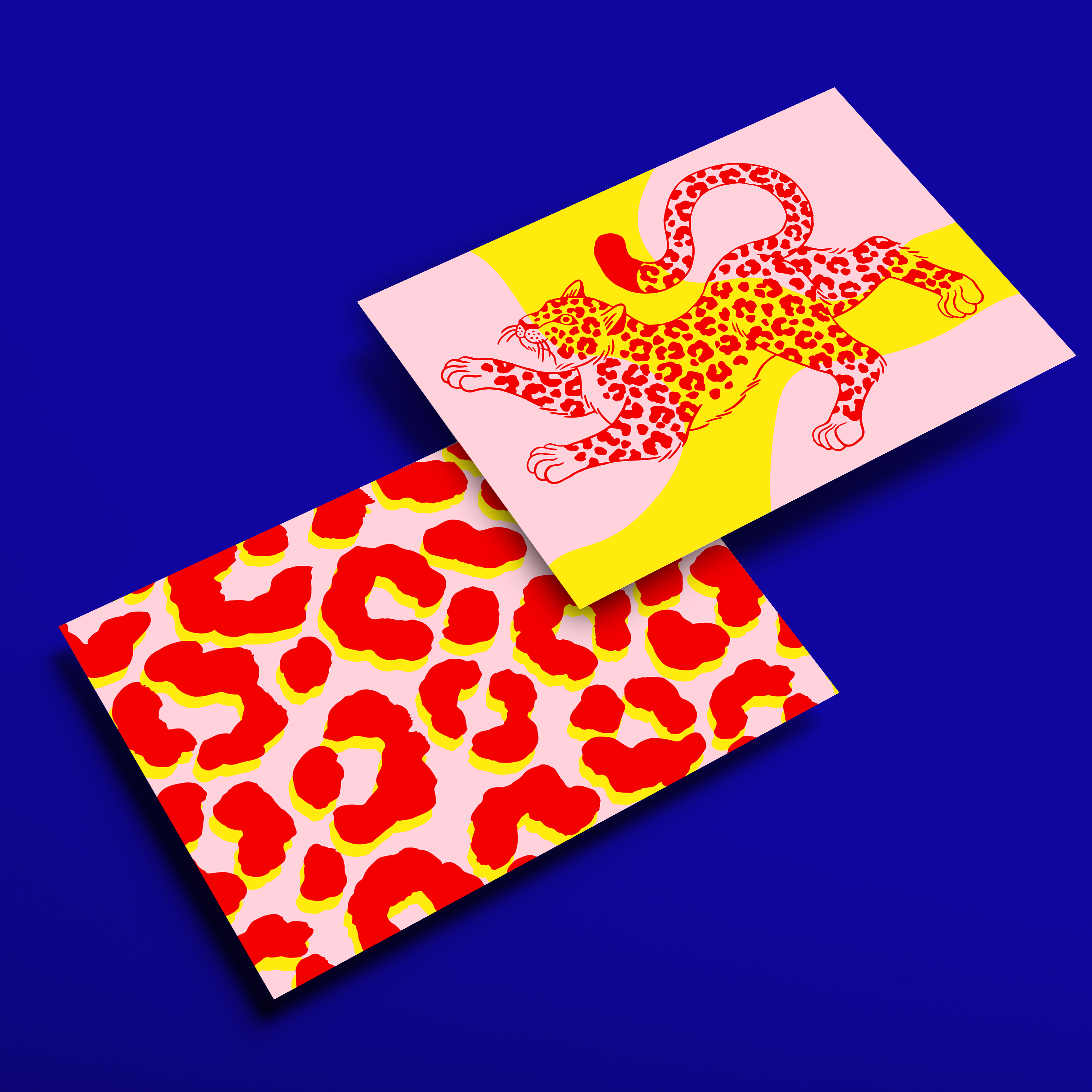 grootluipaardpostkaartmockupblauw3.png